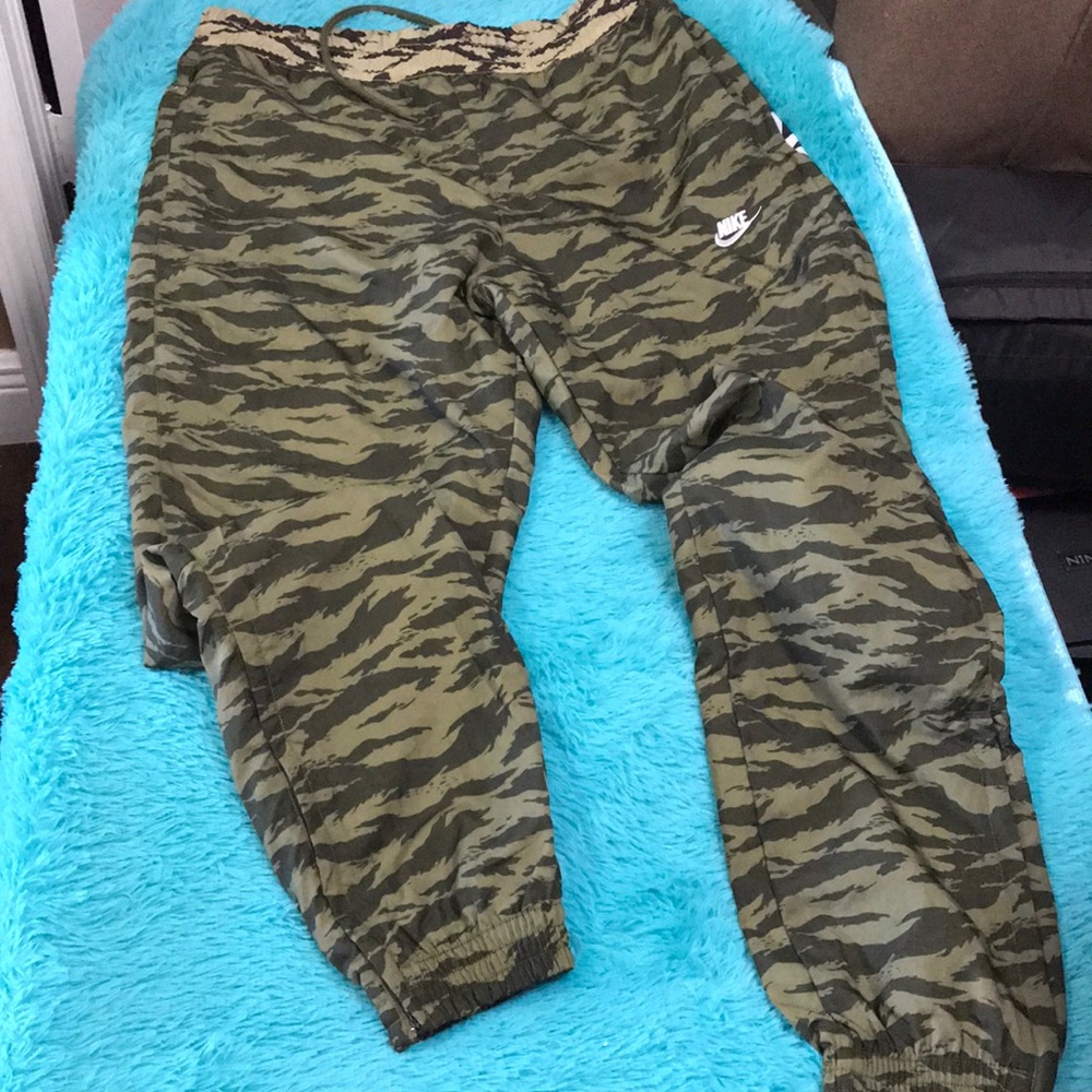 NIKE JOGGERS